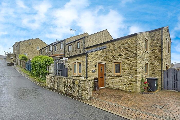 2 Bedroom Detached House For Sale In Hob Cote Close, Oakworth, Keighley, BD22