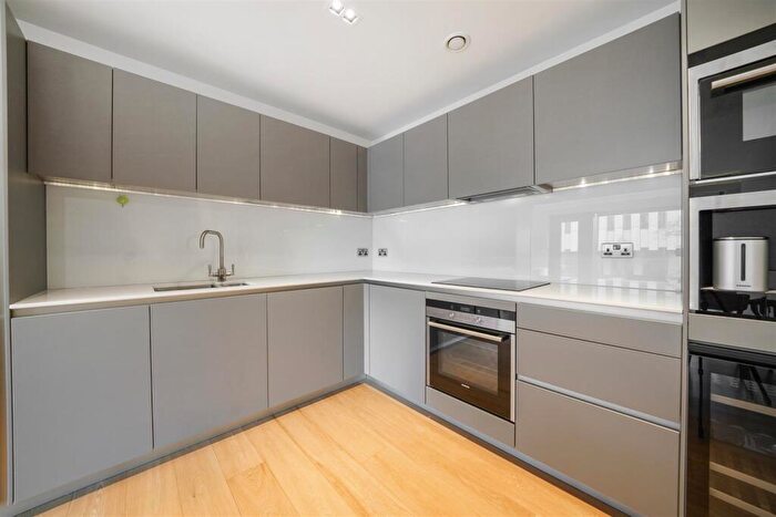 2 Bedroom Apartment To Rent In Roman House, Barbican, EC2Y