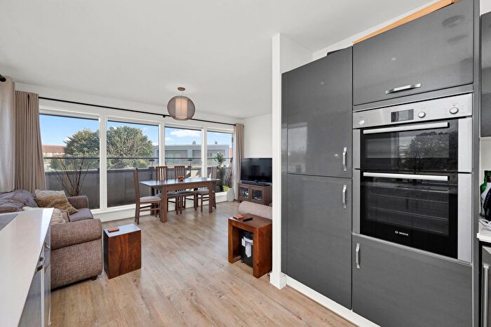2 Bedroom Flat For Sale In Mark Twain Drive, London, NW2
