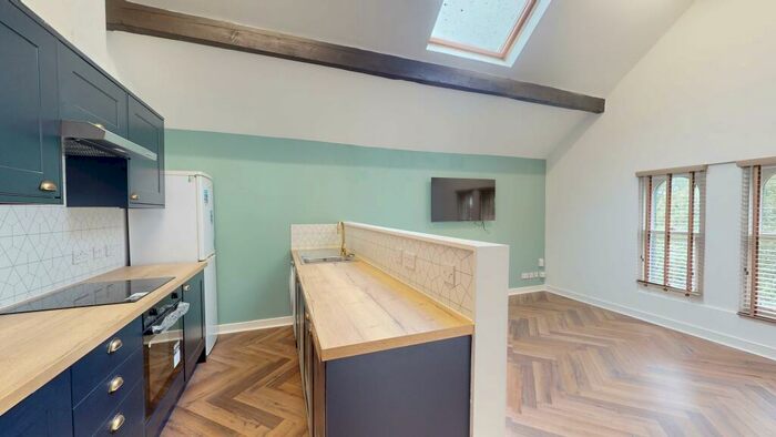 3 Bedroom Flat To Rent In Hyde Terrace, Woodhouse, Leeds, LS2