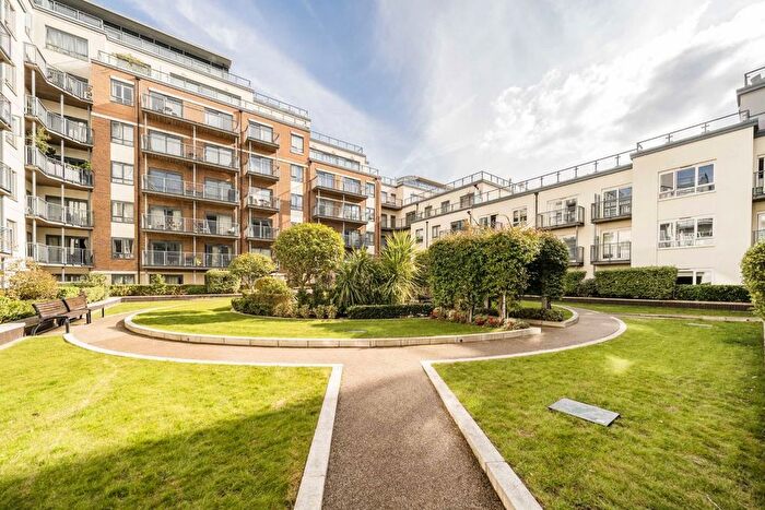 2 Bedroom Flat For Sale In Aerodrome Road, London, NW9