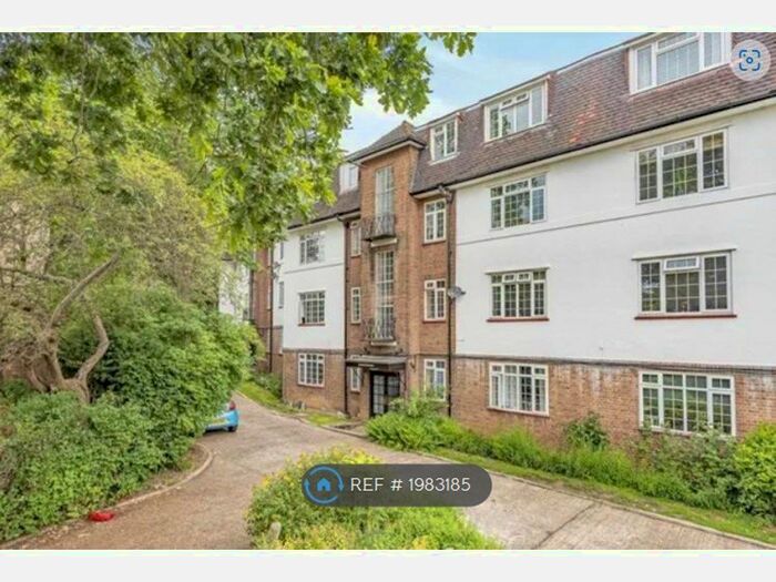 2 Bedroom Flat To Rent In Perry Vale, London, SE23
