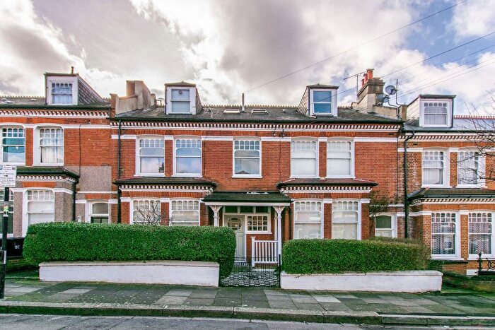 2 Bedroom Flat For Sale In Veronica Road, Balham, London, SW17