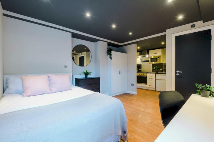 Studio To Rent In Flat, Upper New Walk, Leicester, LE1