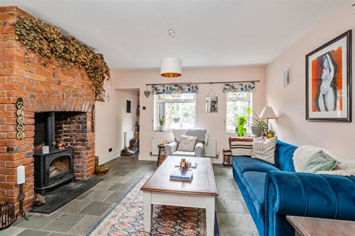 2 Bedroom Terraced House To Rent In Castle Lane, Solihull, B92