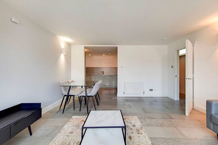 2 Bedroom Flat To Rent In Tabernacle Street, Old Street, London, EC2A