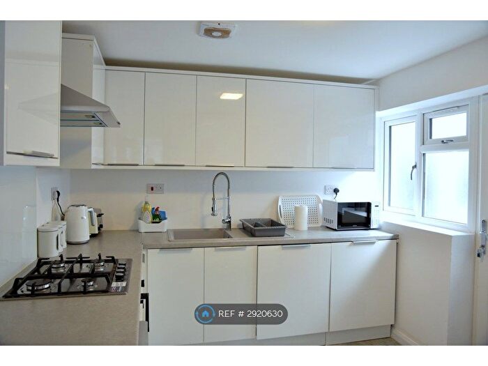 3 Bedroom Bungalow To Rent In Lindrick Drive, Leicester, LE5