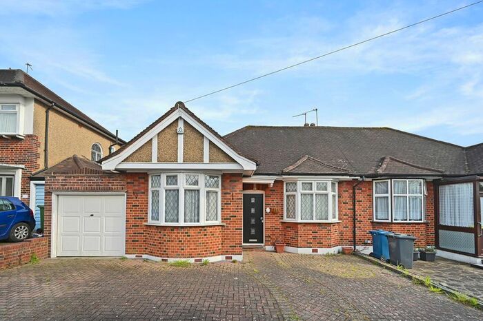 2 Bedroom Bungalow To Rent In Compton Rise, Pinner, HA5