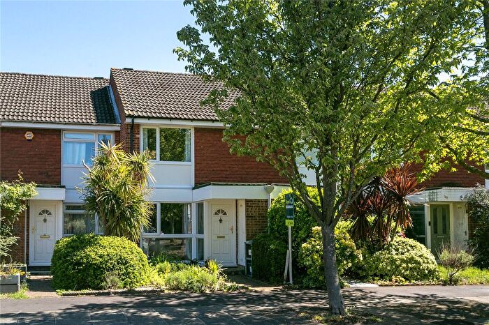 2 Bedroom Terraced House For Sale In Wordsworth Road, Hampton, TW12