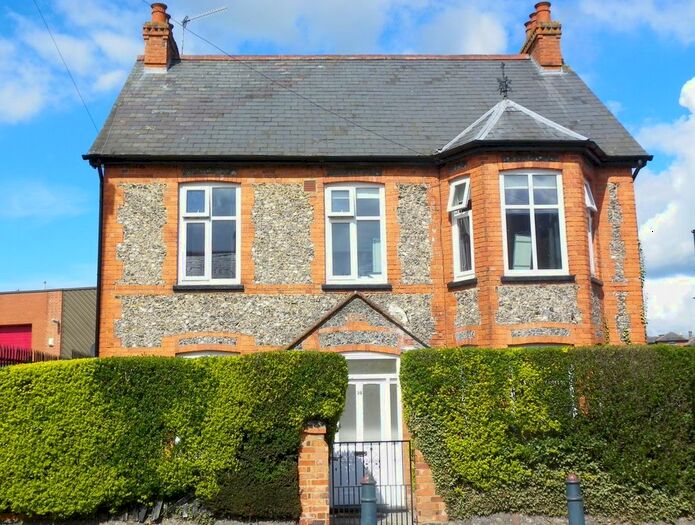 1 Bedroom Flat To Rent In Greys Road, Henley-On-Thames, RG9