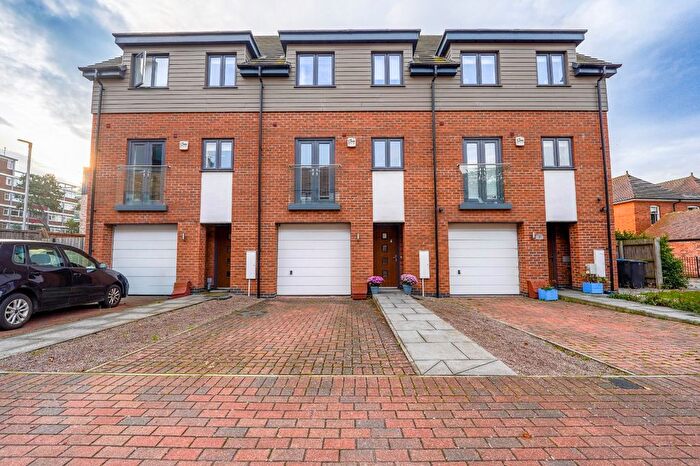 4 Bedroom Terraced House For Sale In Poppy Close, West Bridgford, Nottingham, Nottinghamshire, NG2