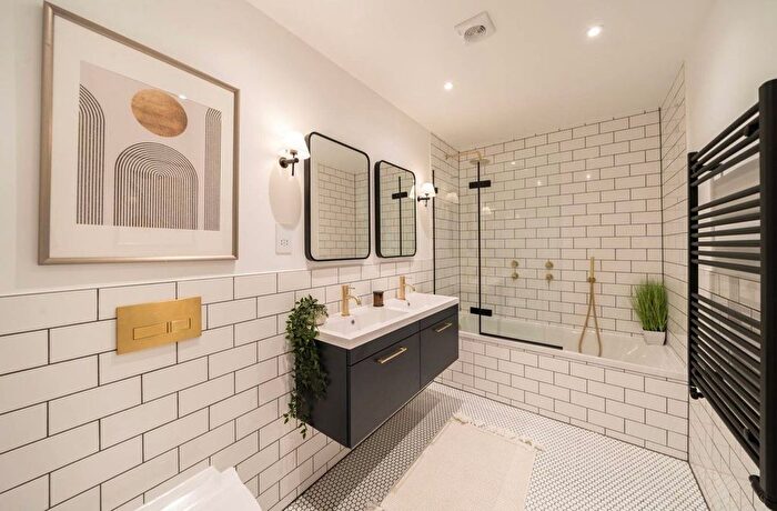 3 Bedroom Flat For Sale In Earlsfield Road, Earlsfield, London, SW18