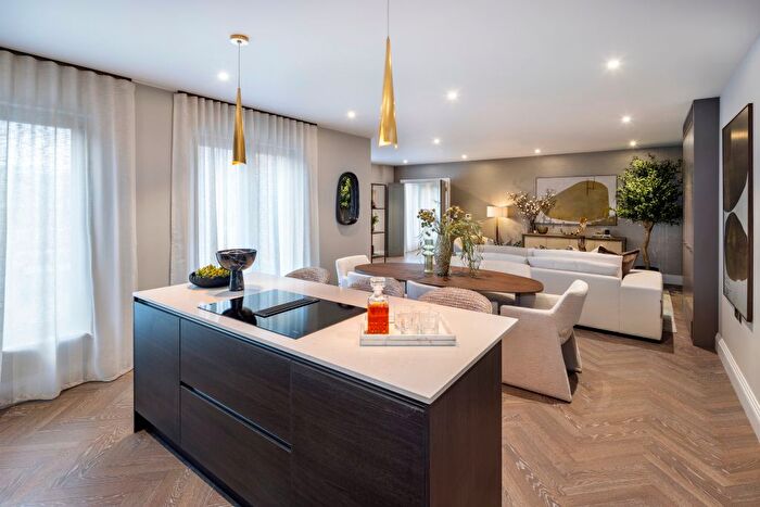2 Bedroom Flat For Sale In Marylebone Mansions, Marylebone, W1H