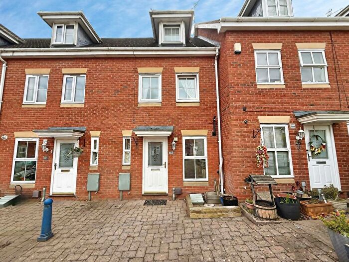3 Bedroom Town House For Sale In Caliban Mews, Heathcote, Warwick, CV34