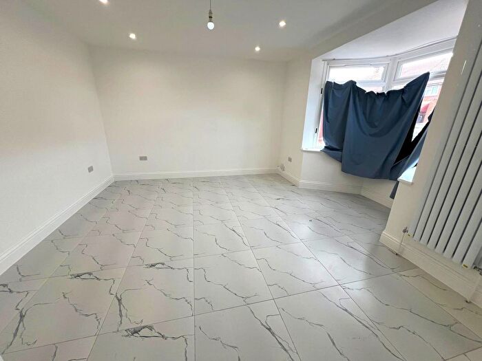 4 Bedroom Terraced House To Rent In Annalee Gardens, South Ockendon, RM15