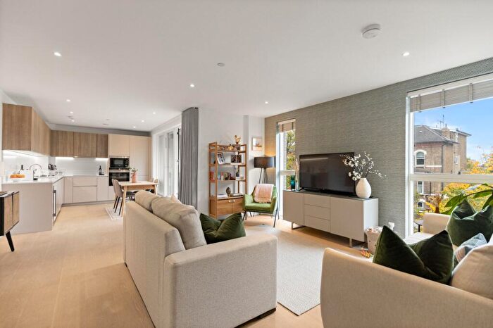 2 Bedroom Apartment For Sale In The Avenue, Queens Park, NW6