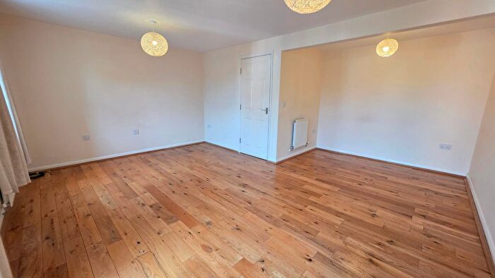 4 Bedroom Semi Detached House For Sale In Lothian Way, Greylees, NG34