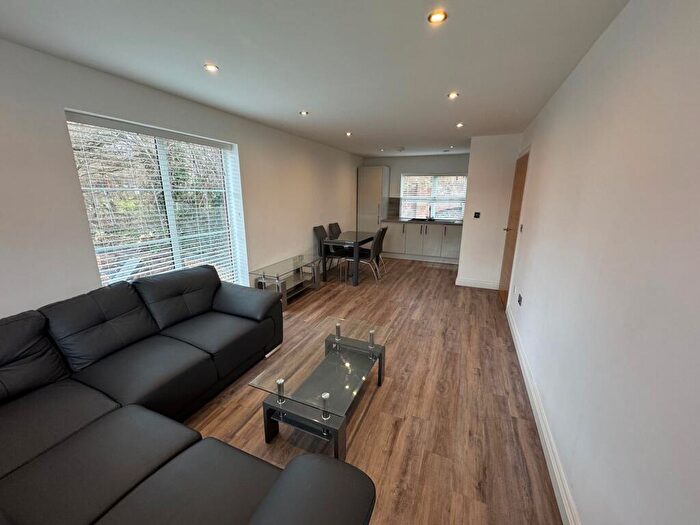 2 Bedroom Flat To Rent In Mint Drive, Hockley, B18