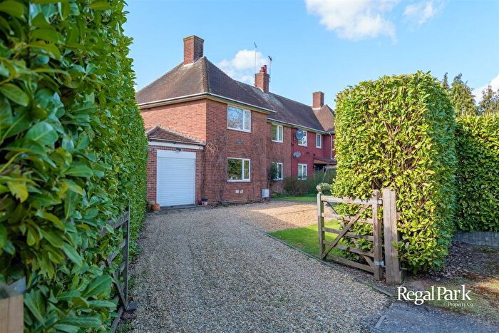 3 Bedroom Semi-Detached House For Sale In London Road, Fletton, Peterborough, PE7