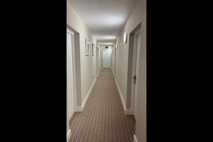 1 Bedroom Flat For Sale In Laporte Way, Luton, LU4