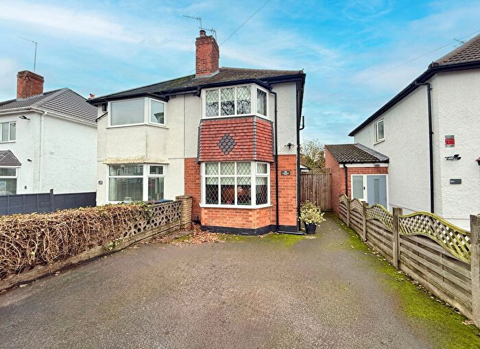 2 Bedroom Semi Detached House For Sale In Blythsford Road, Hall Green, B28