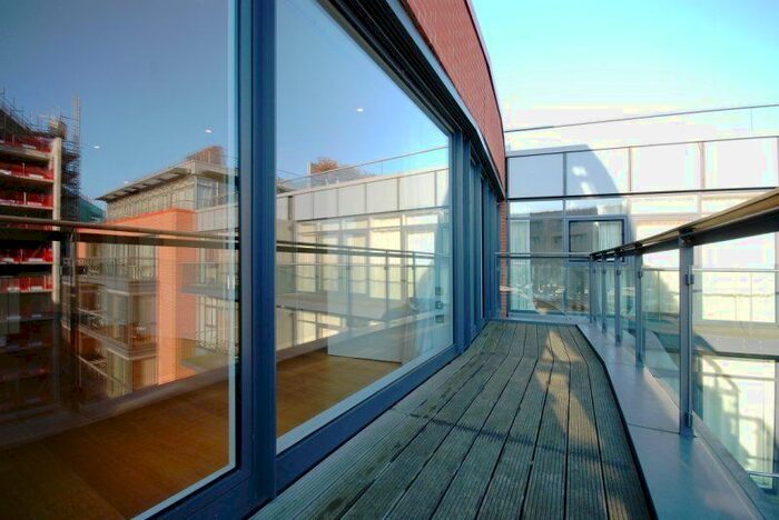 3 Bedroom Flat To Rent In Hepworth Court, Grovesnor Waterside, Gatliff Road, SW1W