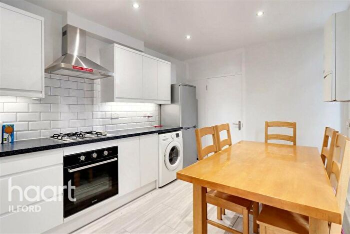 4 Bedroom Terraced House To Rent In Hazelwood Road, Walthamstow, E17
