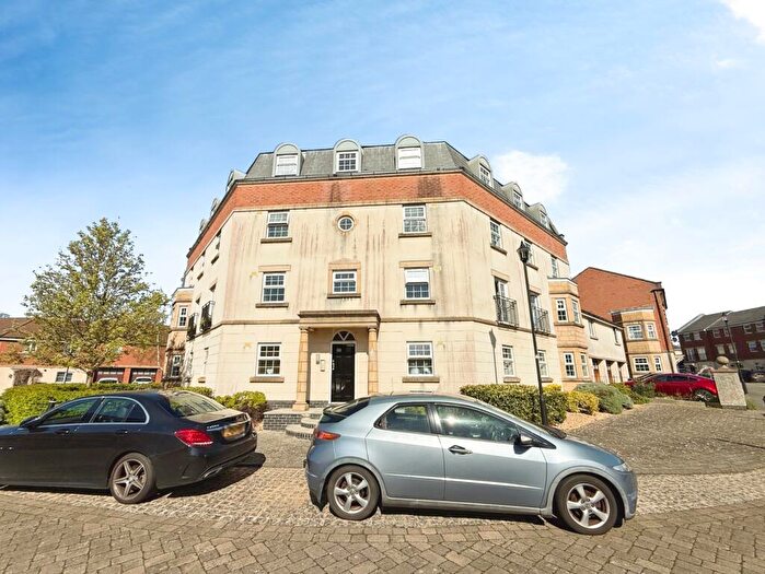 2 Bedroom Flat To Rent In Willington Road, Swindon, Wiltshire, SN25