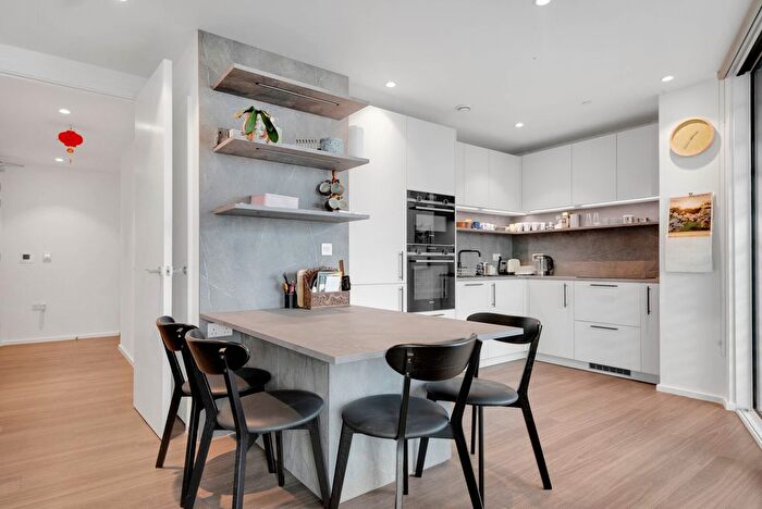 2 Bedroom Flat To Rent In Copperlight Apartments, Buckhold Road, SW18