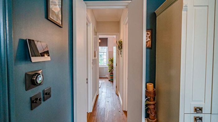 2 Bedroom Flat To Rent In Bartholomew Road, Kentish Town, NW5