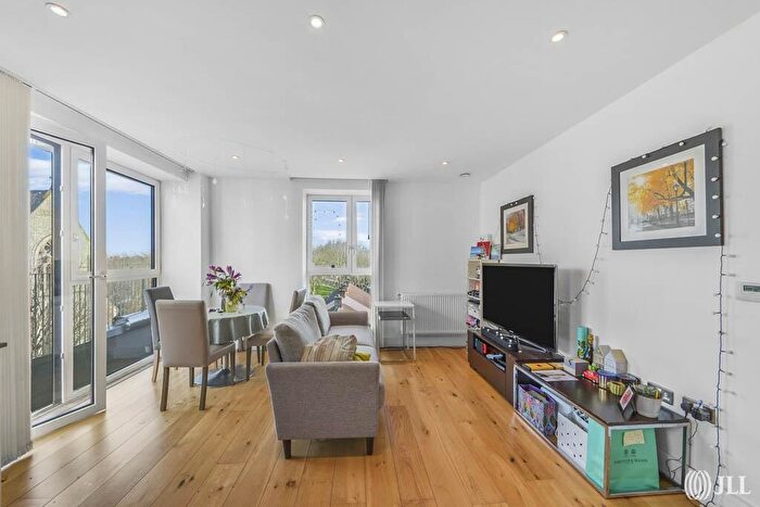 2 Bedroom Flat For Sale In St. Vincent Court, Hoy Street London, E16