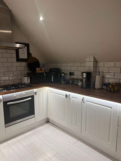 2 Bedroom Flat To Rent In Barlow Moor Road, Manchester, M20