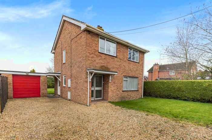 3 Bedroom Detached House To Rent In Old Lyndhurst Road, Cadnam, Southampton, Hampshire, SO40