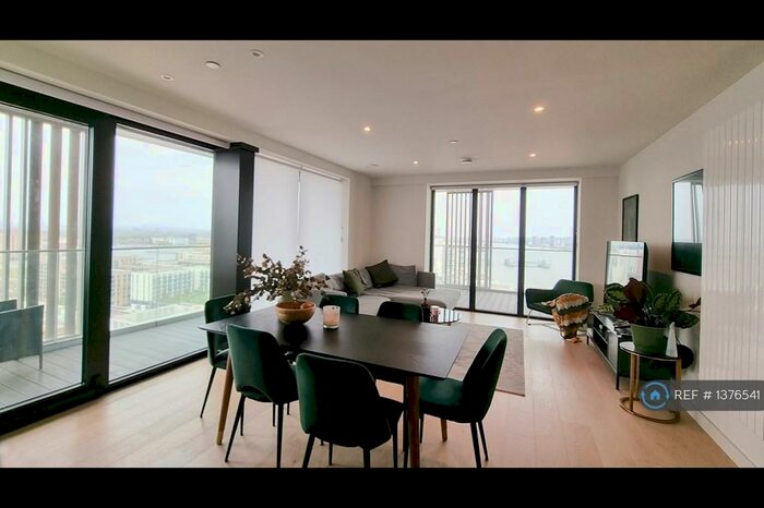2 Bedroom Penthouse To Rent In Marco Polo Tower, London, E16