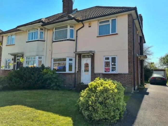 2 Bedroom Maisonette To Rent In Beech Road, St. Albans, Hertfordshire, AL3