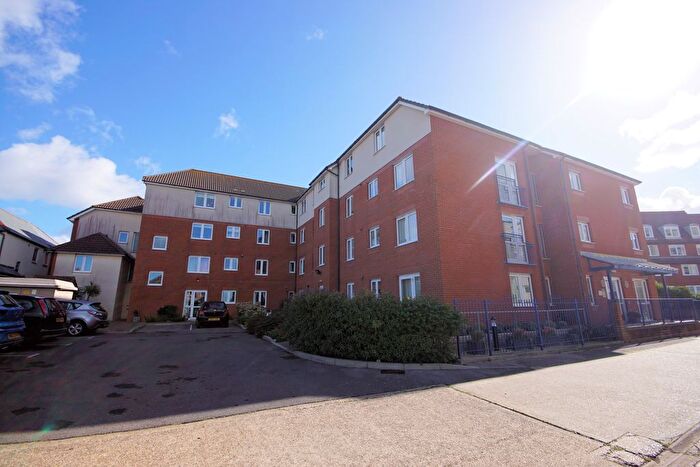 1 Bedroom Flat For Sale In Robinson Court, Lee-On-The-Solent, PO13