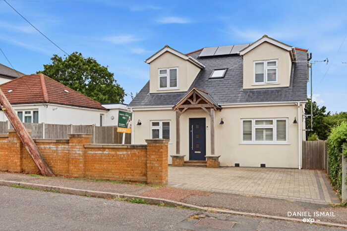 4 Bedroom Detached House For Sale In Great Berry Lane, Langdon Hills, SS16