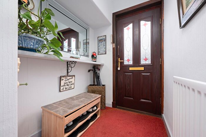 1 Bedroom Flat For Sale In Garden Place, Townhill, KY12