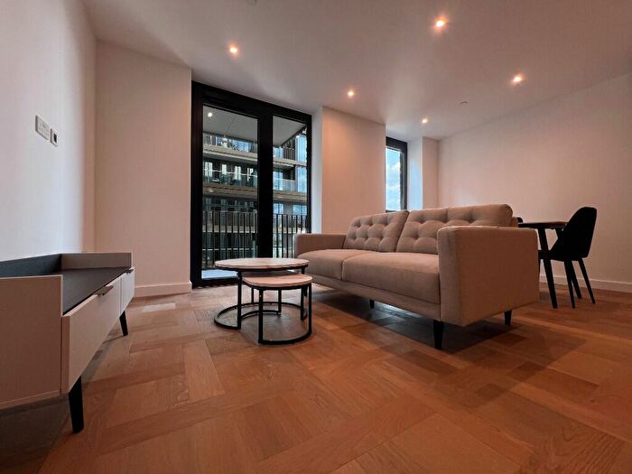 2 Bedroom Apartment To Rent In Th Floor, Merino Gardens, London, E1W