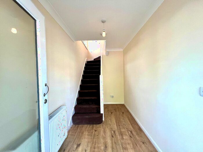 2 Bedroom Flat To Rent In Petts Hill, Northolt, UB5