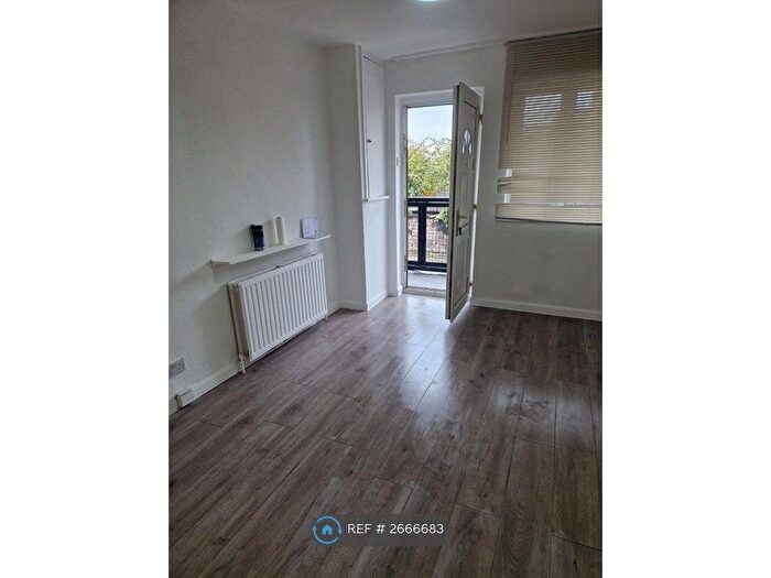 1 Bedroom Flat To Rent In Essex Mansions, London, E11