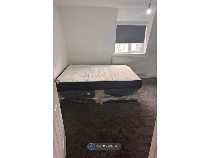2 Bedroom Flat To Rent In Fore Street, London, N18