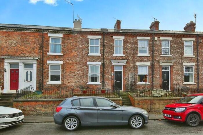 3 Bedroom House To Rent In Hargreaves Terrace/Darlington/, DL1