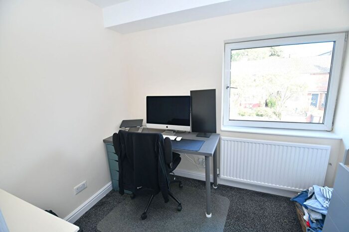 3 Bedroom Terraced House For Sale In Brentwood, Salford, M6