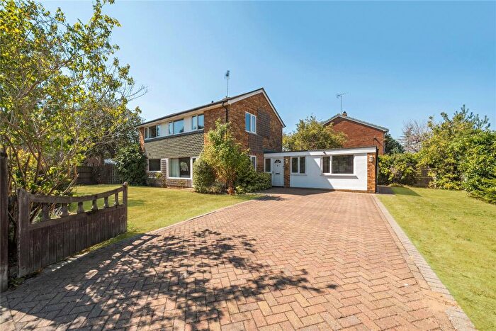 4 Bedroom Detached House For Sale In Birnam Close, Ripley, Surrey, GU23