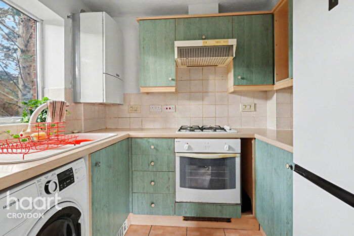 1 Bedroom Flat For Sale In Franklin Way, Croydon, CR0