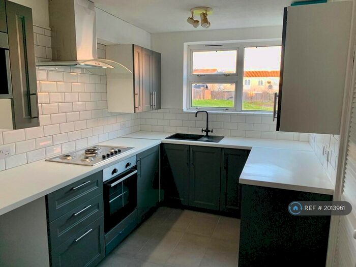 3 Bedroom End Of Terrace House To Rent In Milwards, Harlow, CM19