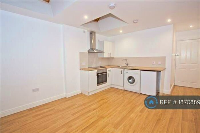 1 Bedroom Flat To Rent In Saffron Lane, Leicester, LE2