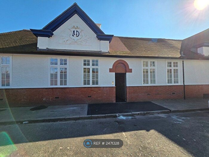 4 Bedroom Semi-Detached House To Rent In Smyths Close, Bristol, BS11