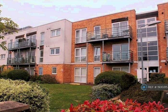 2 Bedroom Flat To Rent In Bircham Road, Southend-On-Sea, SS2